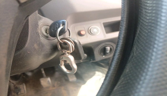 2011 Toyota Etios V, Petrol, Manual, 1,63,164 km, interior