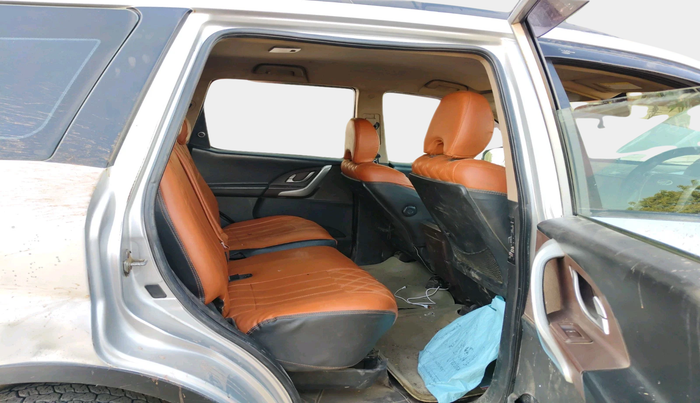 2012 Mahindra XUV500 W8, Diesel, Manual, 2,46,518 km, interior