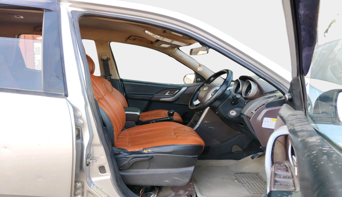 2012 Mahindra XUV500 W8, Diesel, Manual, 2,46,518 km, interior