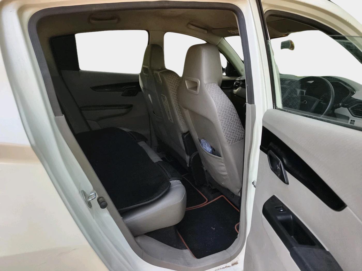 2016 Mahindra Kuv100 K4 PLUS 6 STR, Petrol, Manual, 76,740 km, interior