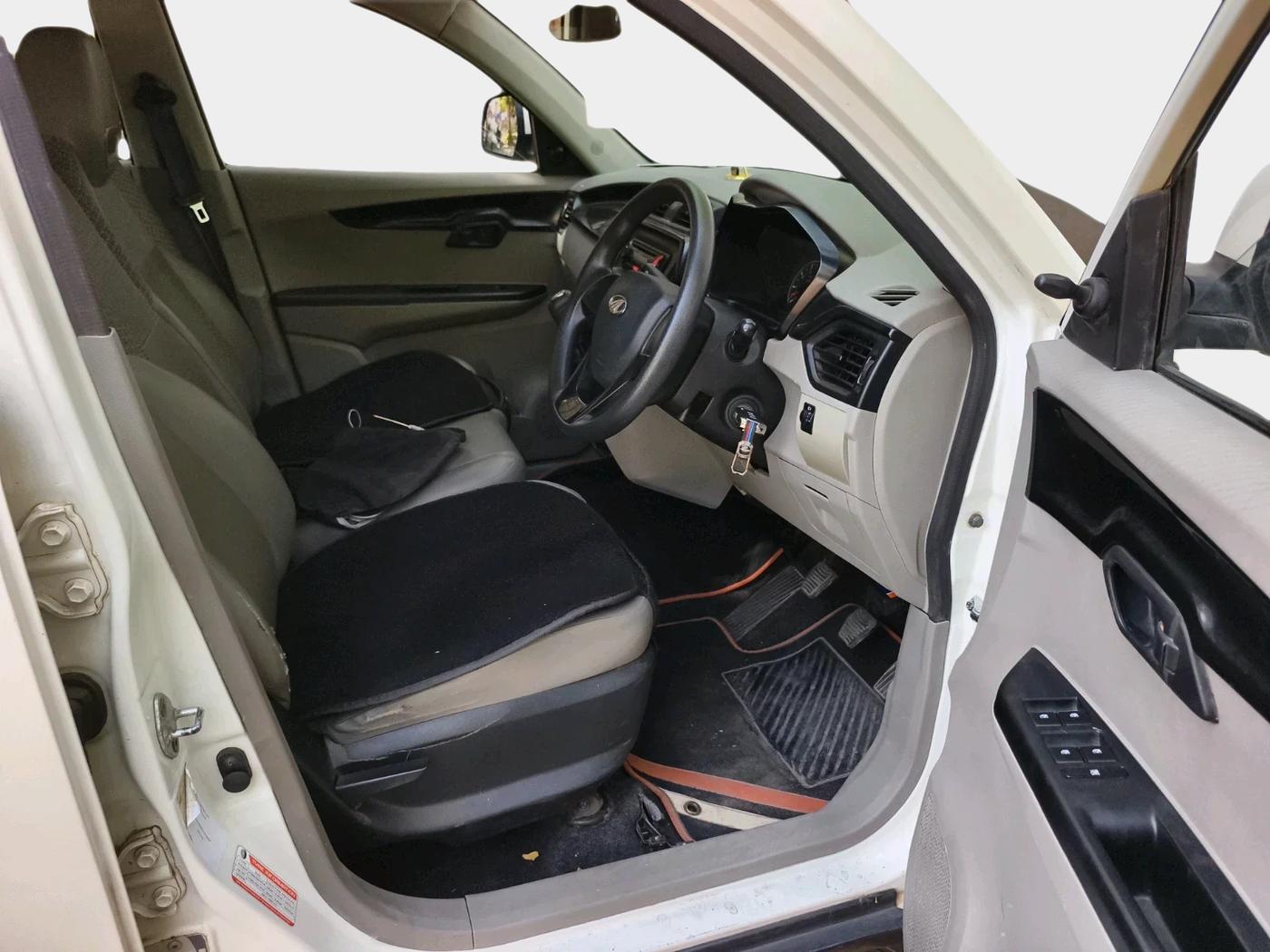 2016 Mahindra Kuv100 K4 PLUS 6 STR, Petrol, Manual, 76,740 km, interior