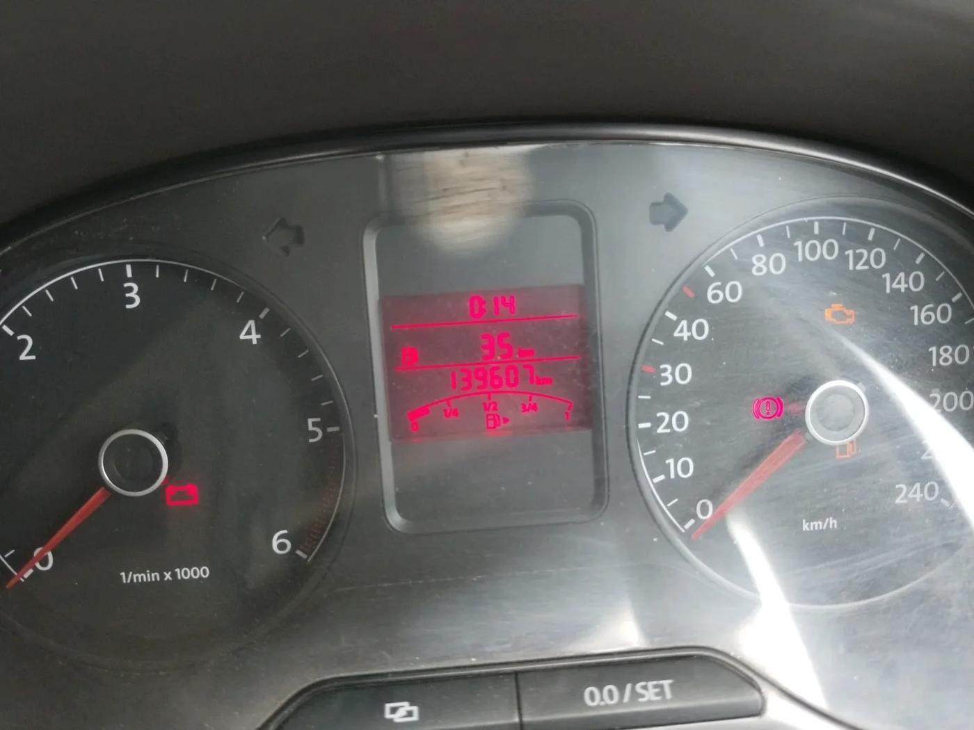 2011 Volkswagen Vento COMFORTLINE DIESEL 1.6, Diesel, Manual, 1,39,607 km, interior