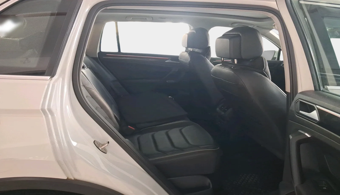 2022 Volkswagen TIGUAN ELEGANCE 2.0 TSI DSG, Petrol, Automatic, 36,763 km, interior