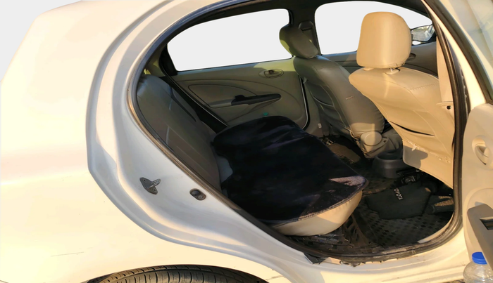 2015 Toyota Etios Liva GD, Diesel, Manual, 1,15,314 km, interior