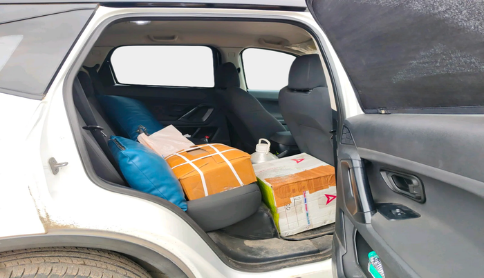 2022 Tata Harrier XE 2.0L KRYOTEC, Diesel, Manual, 66,168 km, interior