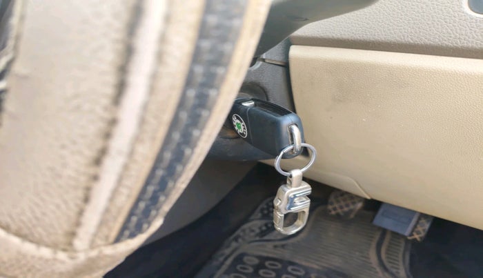 2012 Skoda Rapid ELEGANCE 1.6 TDI CR MT, Diesel, Manual, 1,14,529 km, interior