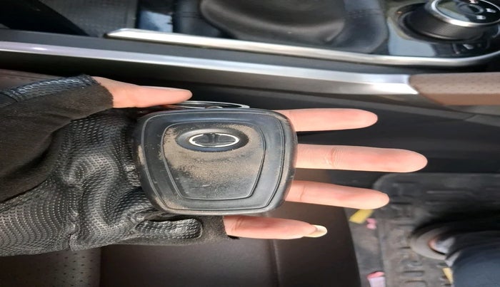 2019 Tata Harrier XZ 2.0L, Diesel, Manual, 1,00,566 km, interior