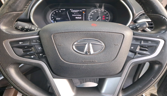 2019 Tata Harrier XZ 2.0L, Diesel, Manual, 1,00,566 km, interior