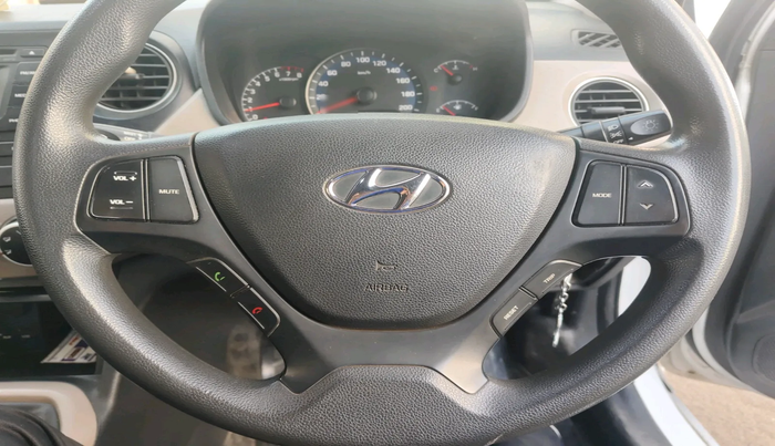 2015 Hyundai Xcent SX 1.2, Petrol, Manual, 1,14,188 km, interior