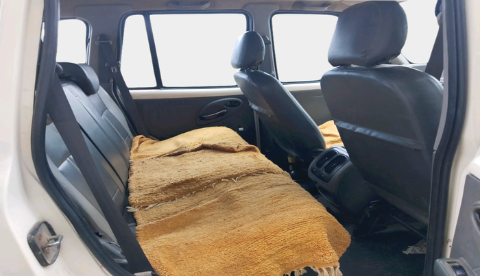 2011 Mahindra Scorpio EX M2DI, Diesel, Manual, 1,50,828 km, interior