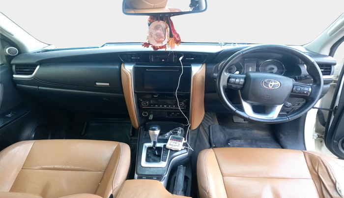 2019 Toyota Fortuner 2.8 4X2 AT, Diesel, Automatic, 1,26,234 km, interior