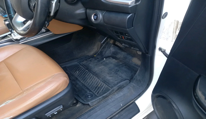 2019 Toyota Fortuner 2.8 4X2 AT, Diesel, Automatic, 1,26,234 km, interior