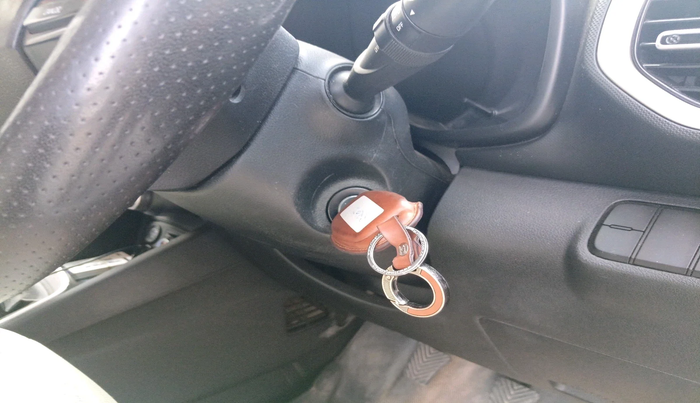 2020 Hyundai VENUE SX 1.5 CRDI, Diesel, Manual, 1,23,098 km, interior