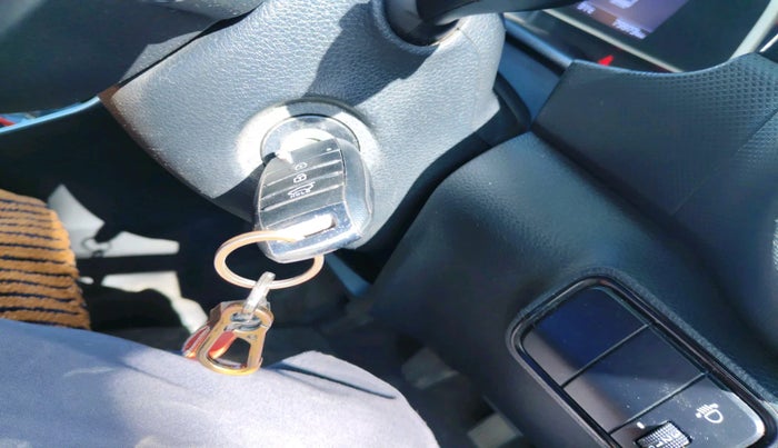 2021 KIA SONET HTK PLUS 1.2, Petrol, Manual, 79,973 km, interior