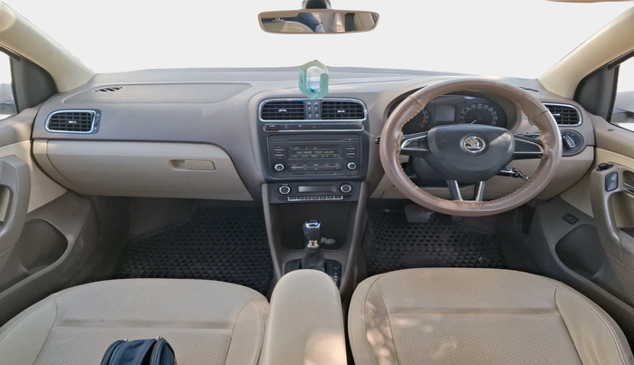 2016 Skoda Rapid 1.5 TDI CR STYLE PLUS AT, Diesel, Automatic, 1,15,896 km, interior