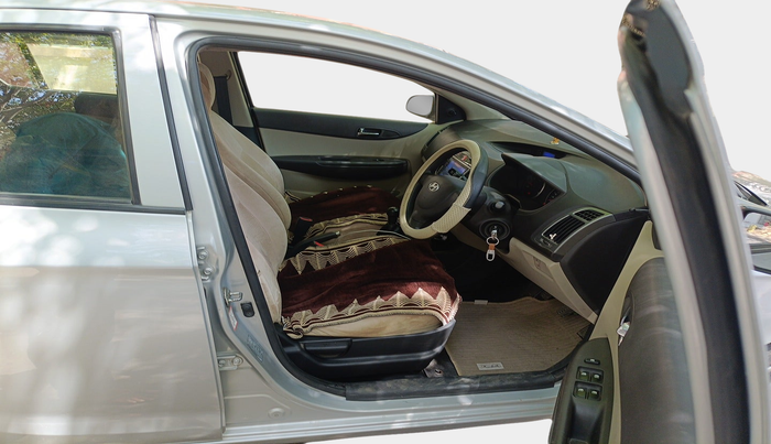 2012 Hyundai i20 MAGNA 1.2, Petrol, Manual, 82,200 km, interior