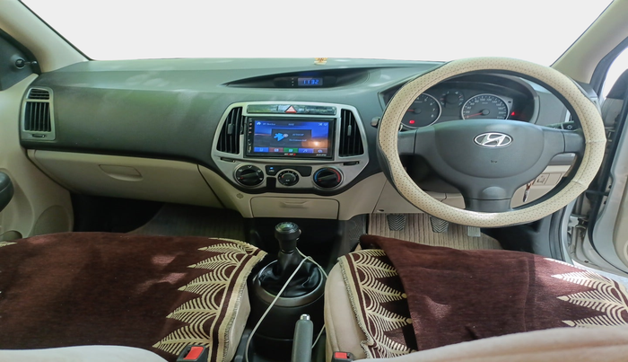 2012 Hyundai i20 MAGNA 1.2, Petrol, Manual, 82,200 km, interior