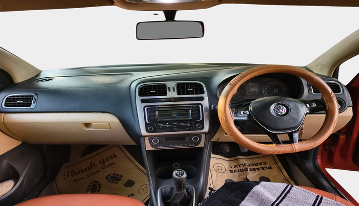 2014 Volkswagen Polo HIGHLINE1.5L, Diesel, Manual, 1,20,073 km, interior