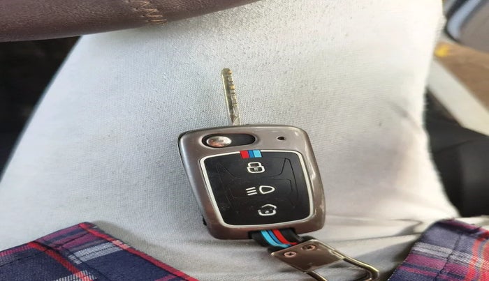 2018 Tata Tiago XZ PETROL, Petrol, Manual, 1,97,976 km, interior