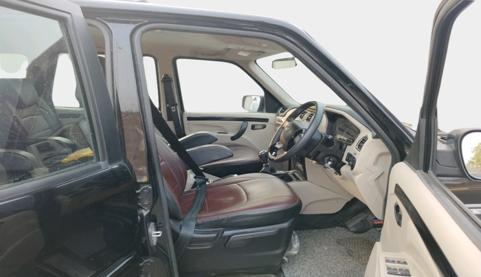 2024 Mahindra SCORPIO CLASSIC S11 MT 7S CC, Diesel, Manual, 22,604 km, interior
