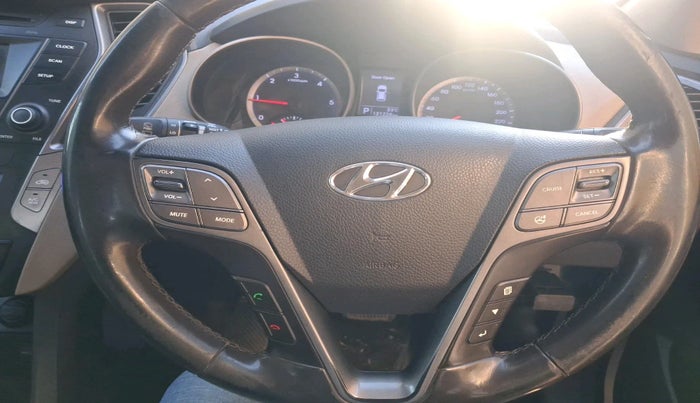 2014 Hyundai Santa Fe 2 WD AT, Diesel, Automatic, 1,21,224 km, interior
