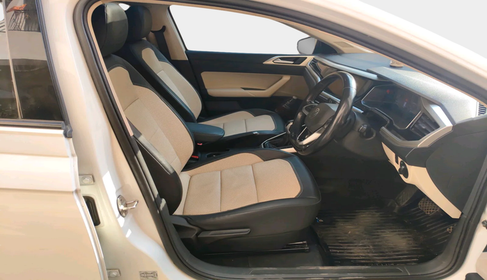 2022 Volkswagen VIRTUS TOPLINE TSI 1.0 AT, Petrol, Automatic, 68,397 km, interior