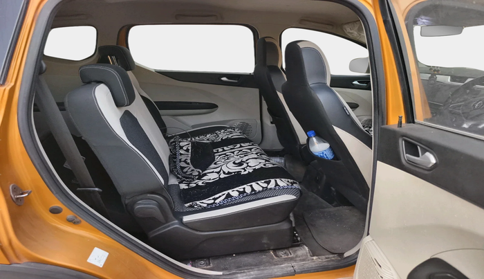 2021 Renault TRIBER RXZ, Petrol, Manual, 36,303 km, interior