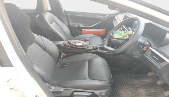 2024 Tata NEXON Fearless Plus (PS) 1.2 iCNG 6MT Dual Tone, Petrol, Manual, 9,316 km, interior