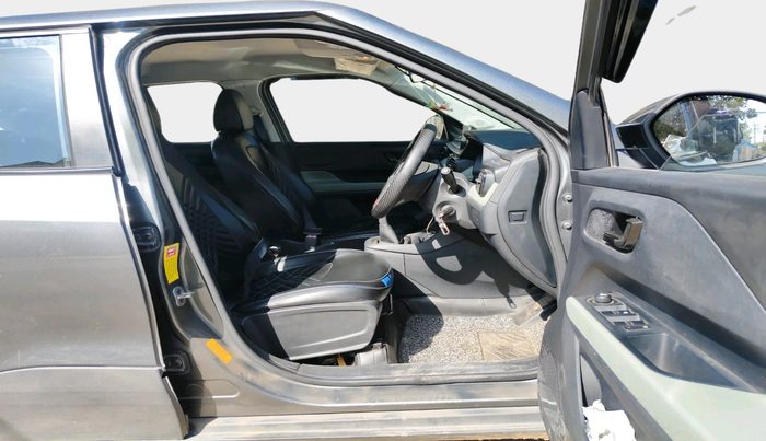 2024 Tata PUNCH ADVENTURE RHYTHM CNG MT, Petrol, Manual, 21,244 km, interior