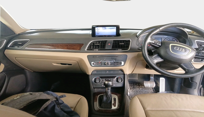 2017 Audi Q3 30 TDI PREMIUM PLUS, Diesel, Automatic, 1,62,022 km, interior