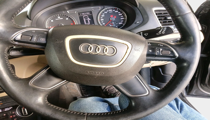 2017 Audi Q3 30 TDI PREMIUM PLUS, Diesel, Automatic, 1,62,022 km, interior