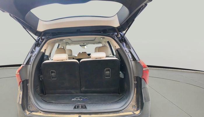 2023 Mahindra XUV700 AX 7 LUXURY D AT 7 STR, Diesel, Automatic, 61,252 km, exterior