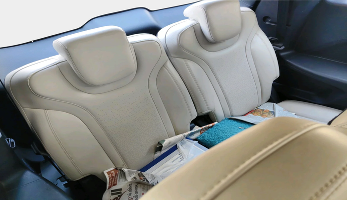 2023 Mahindra XUV700 AX 7 LUXURY D AT 7 STR, Diesel, Automatic, 61,252 km, interior