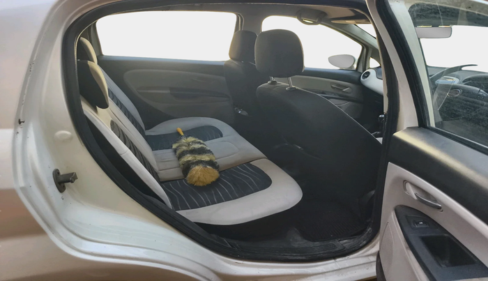 2016 Fiat Grand Punto EMOTION 1.3 90 HP, Diesel, Manual, 1,12,581 km, interior