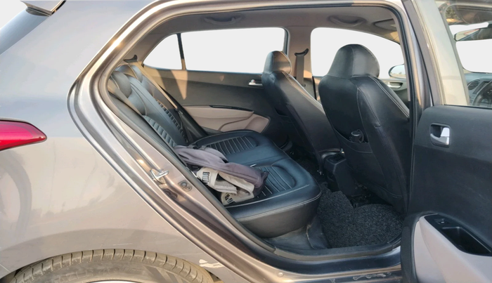 2018 Hyundai Grand i10 SPORTZ 1.2 KAPPA VTVT, Petrol, Manual, 1,08,605 km, interior