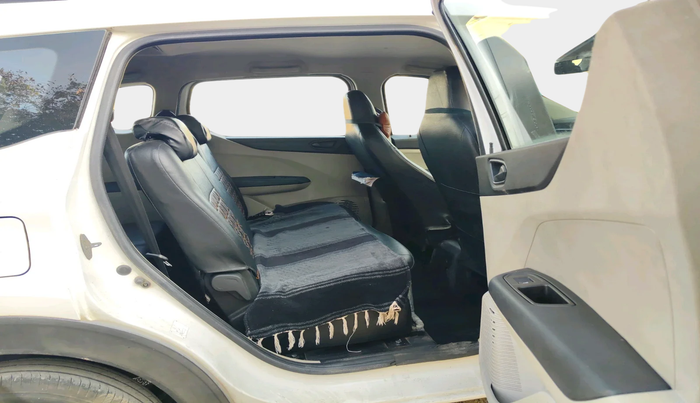 2022 Renault TRIBER RXT, Petrol, Manual, 88,291 km, interior