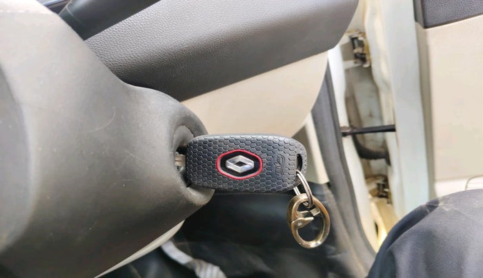 2022 Renault TRIBER RXT, Petrol, Manual, 88,291 km, interior