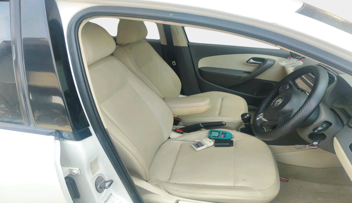 2012 Volkswagen Vento HIGHLINE DIESEL 1.6, Diesel, Manual, 1,00,260 km, interior