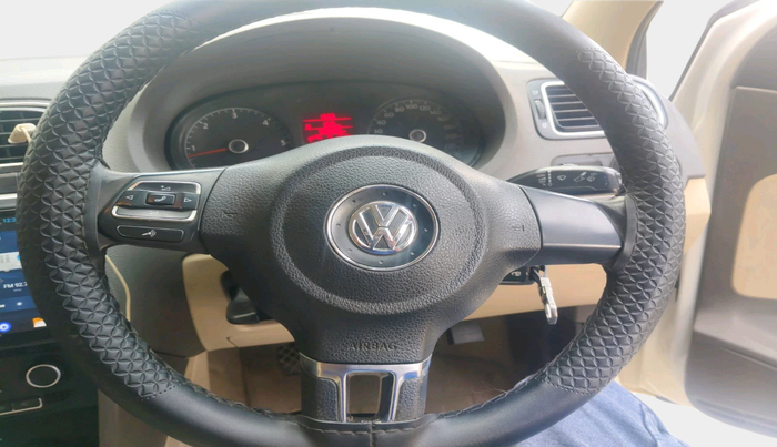 2012 Volkswagen Vento HIGHLINE DIESEL 1.6, Diesel, Manual, 1,00,260 km, interior