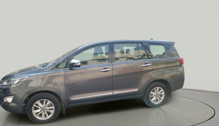 2017 Toyota Innova Crysta 2.4 ZX 7 STR, Diesel, Manual, 1,36,111 km, exterior