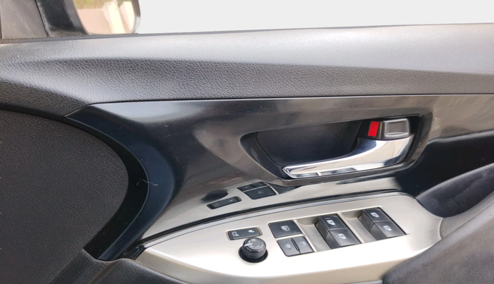 2017 Toyota Innova Crysta 2.4 ZX 7 STR, Diesel, Manual, 1,36,111 km, interior