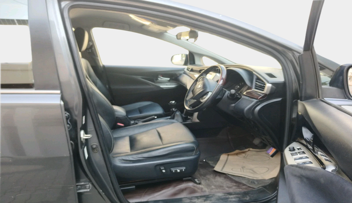 2017 Toyota Innova Crysta 2.4 ZX 7 STR, Diesel, Manual, 1,36,111 km, interior