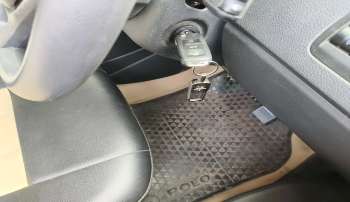 2020 Volkswagen Polo COMFORTLINE PLUS 1.0L MPI, Petrol, Manual, 86,831 km, interior