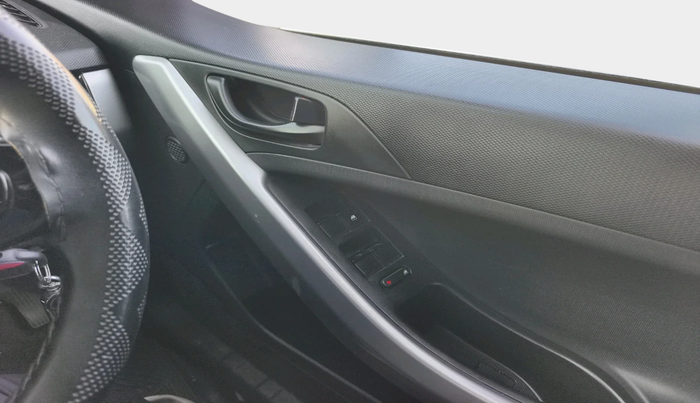 2021 Tata NEXON XM SUNROOF PETROL, Petrol, Manual, 42,589 km, interior