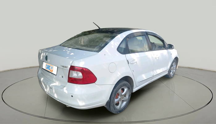 2013 Skoda Rapid ELEGANCE 1.6 TDI CR MT, Diesel, Manual, 1,24,387 km, exterior