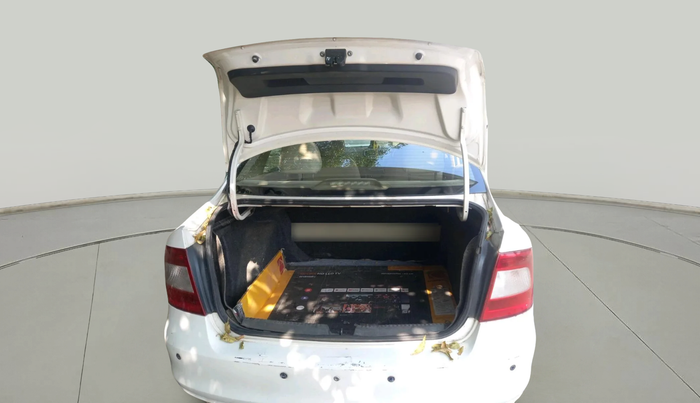 2013 Skoda Rapid ELEGANCE 1.6 TDI CR MT, Diesel, Manual, 1,24,387 km, exterior