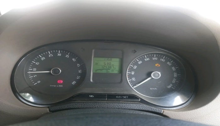 2013 Skoda Rapid ELEGANCE 1.6 TDI CR MT, Diesel, Manual, 1,24,387 km, interior