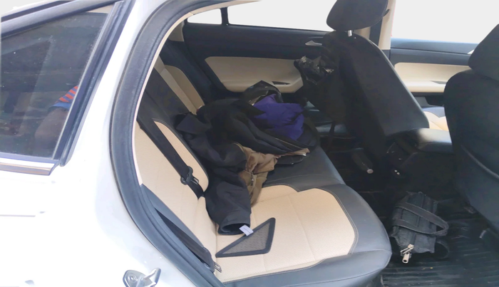 2023 Volkswagen VIRTUS TOPLINE TSI 1.0 MT, Petrol, Manual, 39,188 km, interior