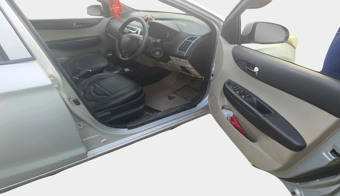 2013 Hyundai i20 MAGNA (O) 1.4 CRDI, Diesel, Manual, 1,03,015 km, interior