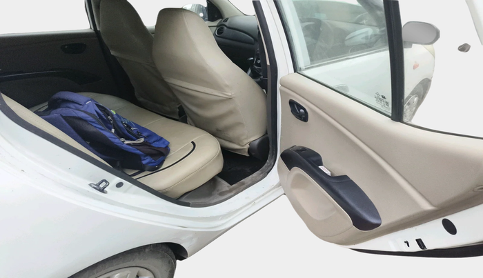 2014 Hyundai i10 MAGNA 1.1, Petrol, Manual, 1,08,337 km, interior